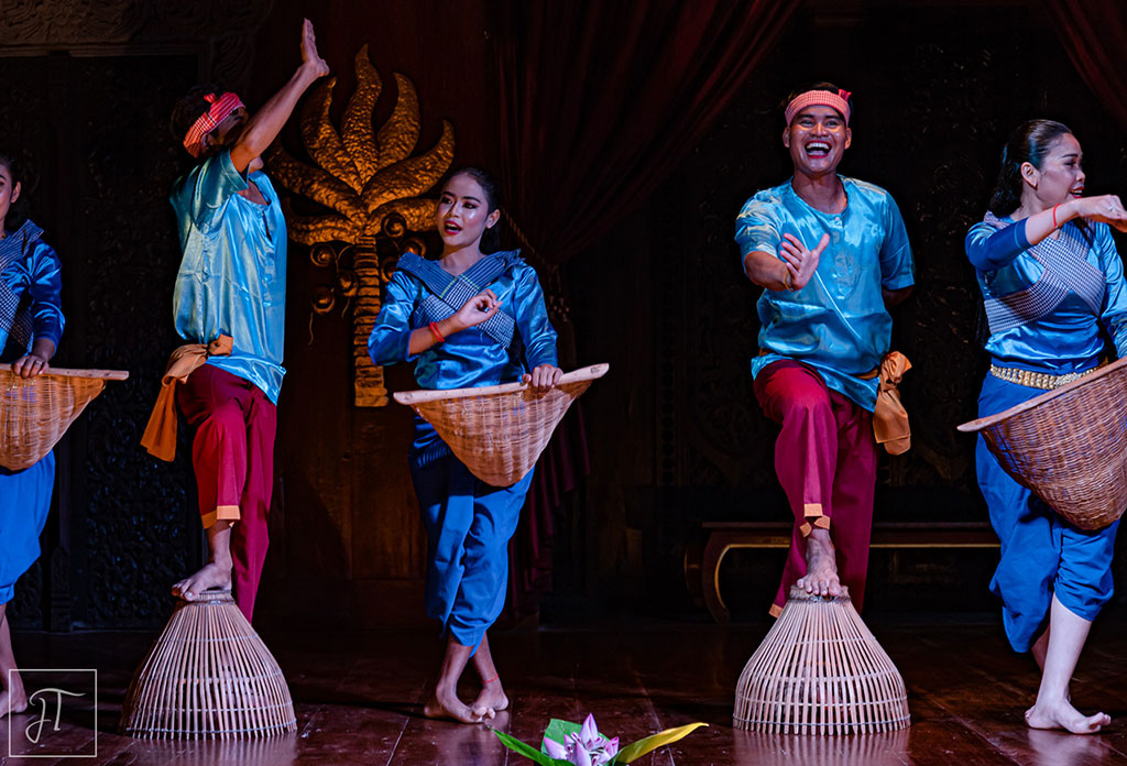 Apsara Theatre - Traditional Khmer music & dance performances in Siem Reap