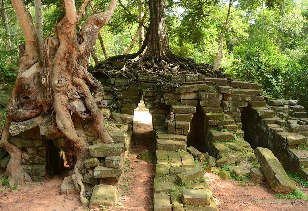Spean Thmor: The Bridge of Stone in Angkor Archaeological Park