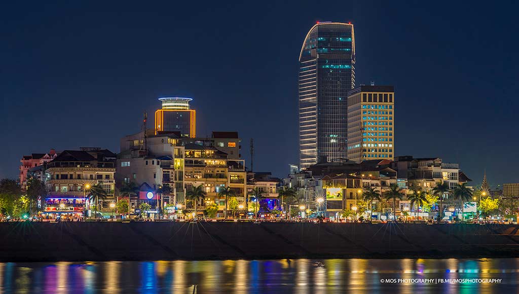 The stunning Phnom Penh nightscape cityscape captured by Mr. SEREYVUTH.SENG.