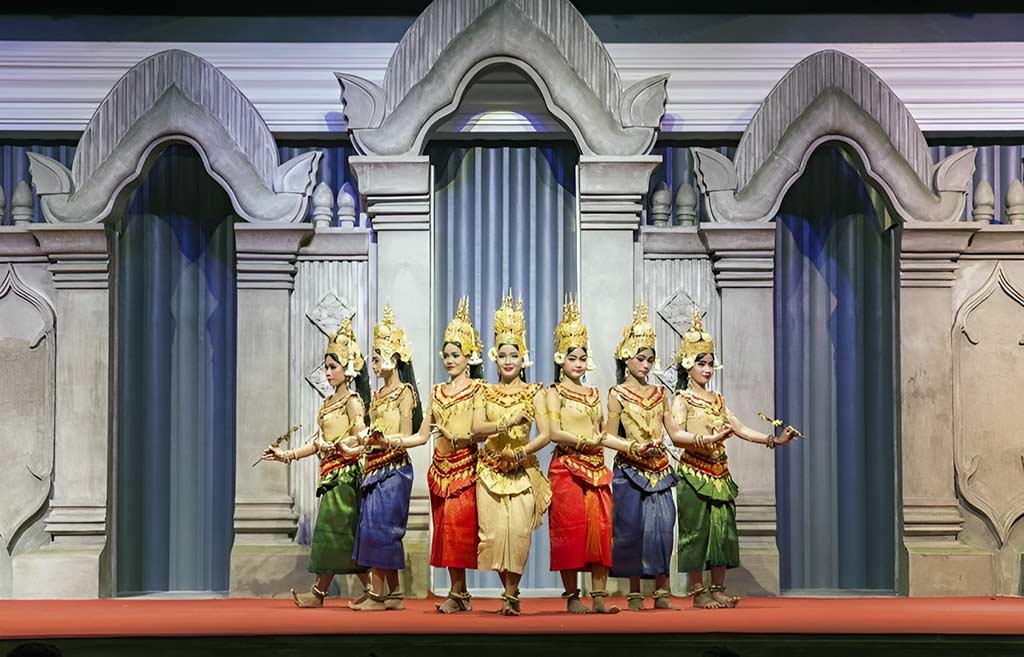 TRANSFER - Siem Reap: Apsara Dance Show & Dinner with Tuk-Tuk Transfers - Siem Reap Tours